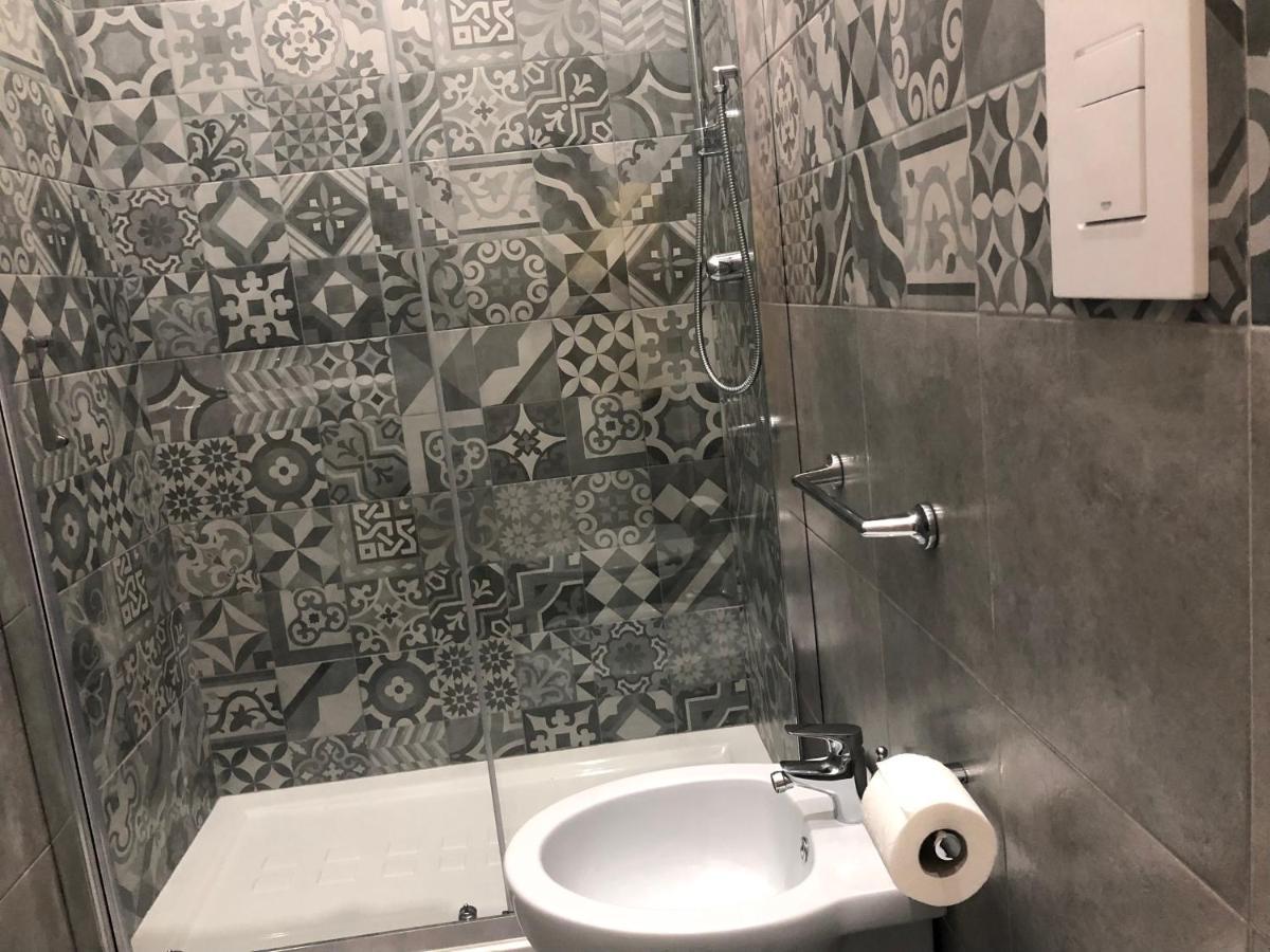 B&B Meliora Rooms อาโวลา ภายนอก รูปภาพ