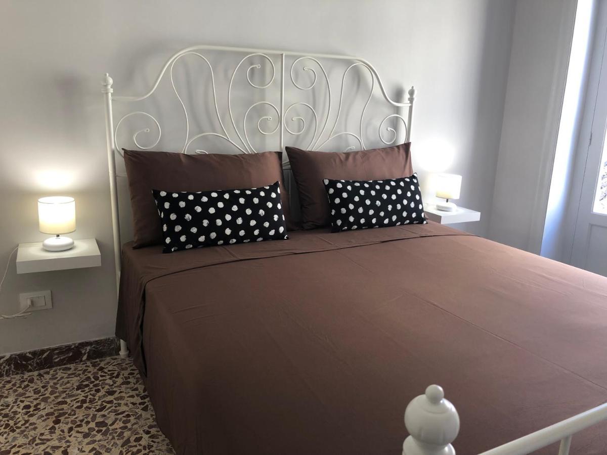 B&B Meliora Rooms อาโวลา ภายนอก รูปภาพ