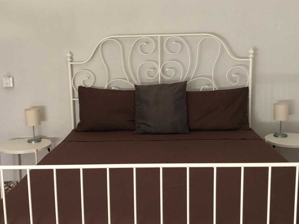 B&B Meliora Rooms อาโวลา ภายนอก รูปภาพ