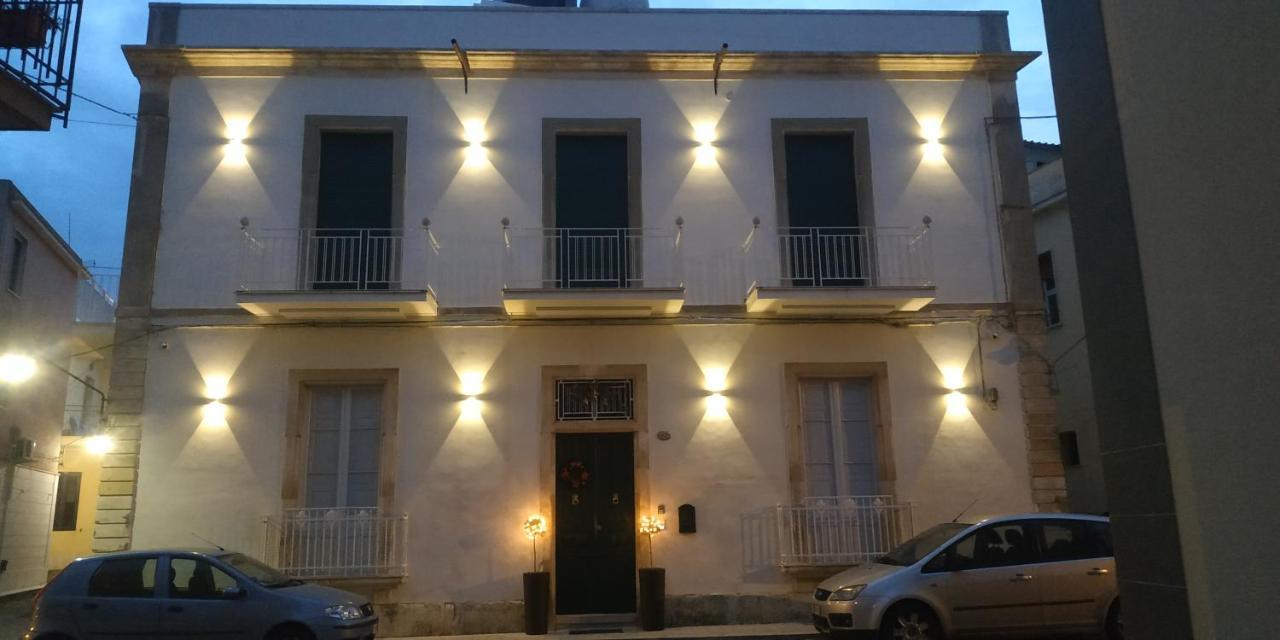 B&B Meliora Rooms อาโวลา ภายนอก รูปภาพ