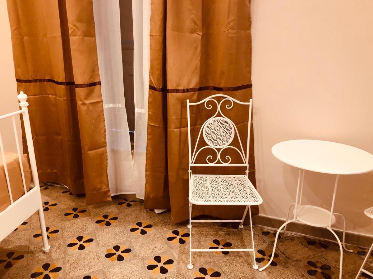 B&B Meliora Rooms อาโวลา ภายนอก รูปภาพ