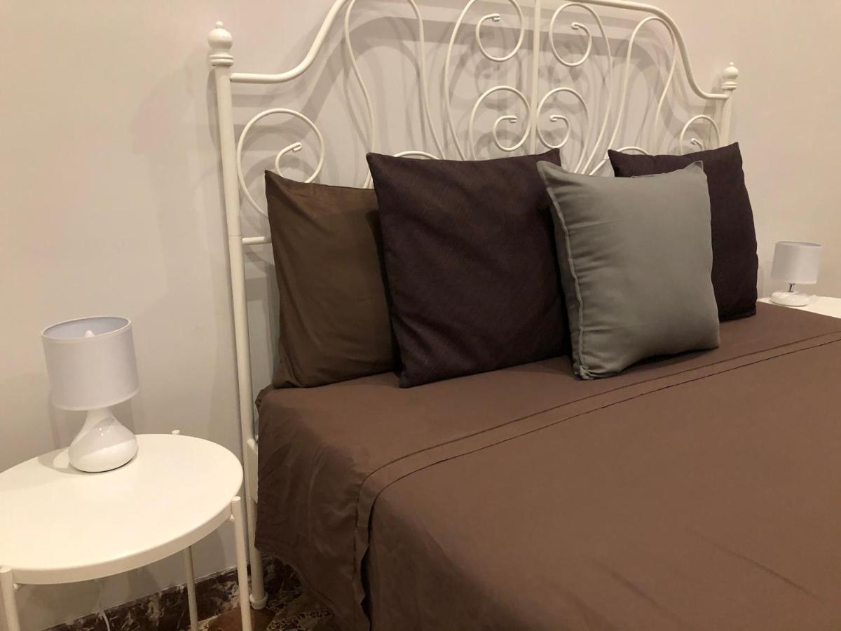 B&B Meliora Rooms อาโวลา ภายนอก รูปภาพ