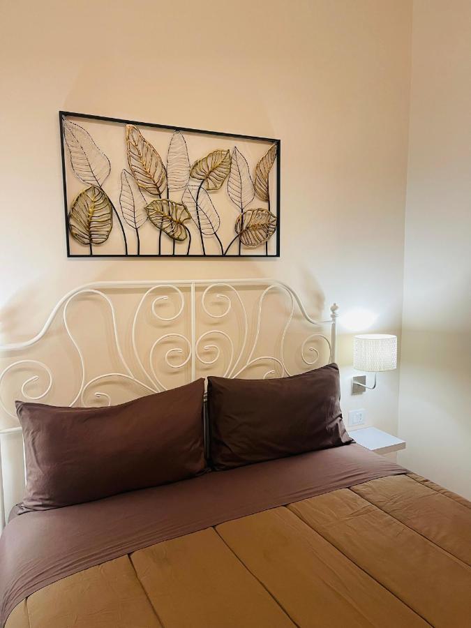 B&B Meliora Rooms อาโวลา ภายนอก รูปภาพ